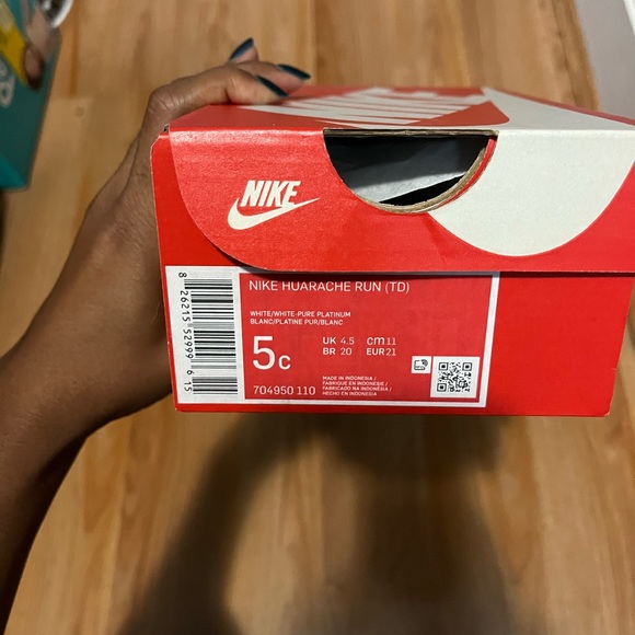 Baby Nike Sneakers - Picture 4 of 4